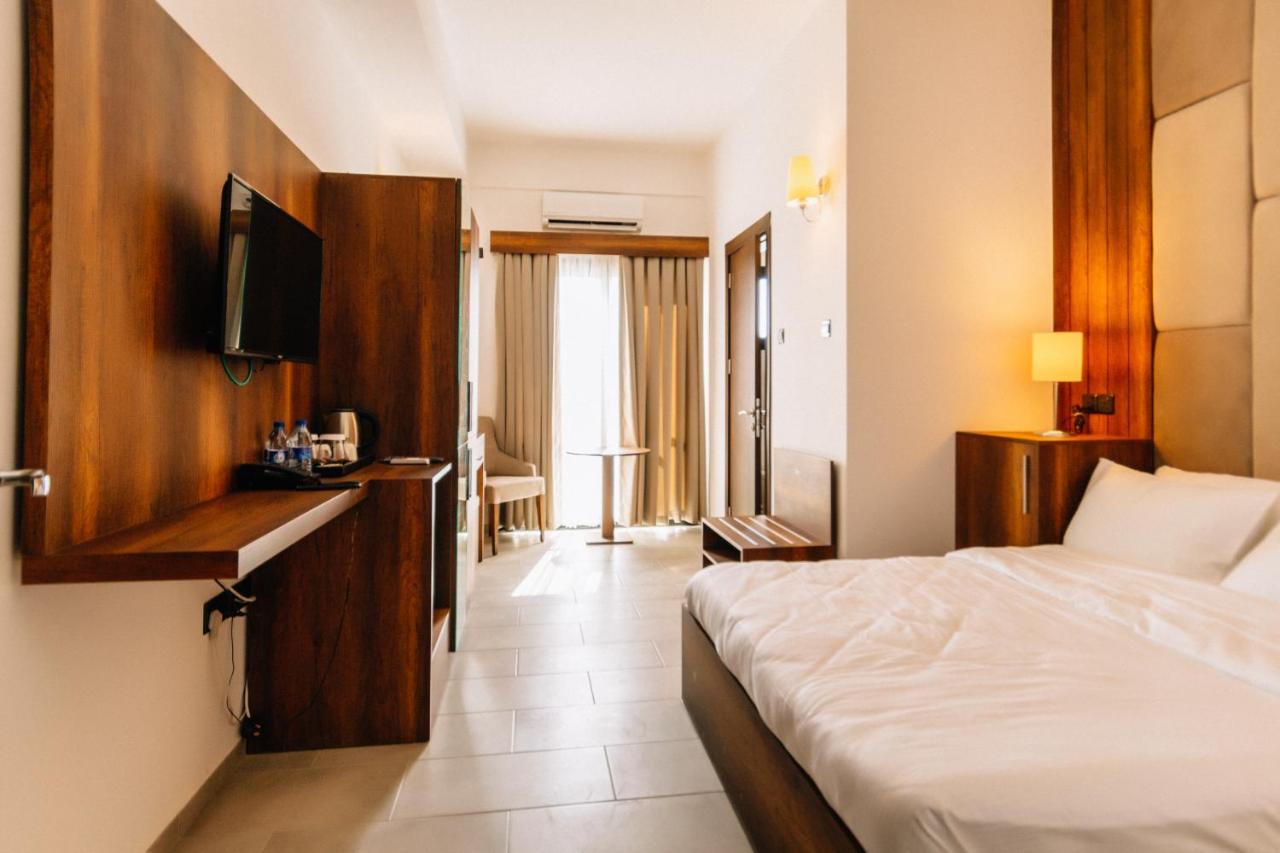 Cezar'S Airport Hotel Nicosia Exterior photo